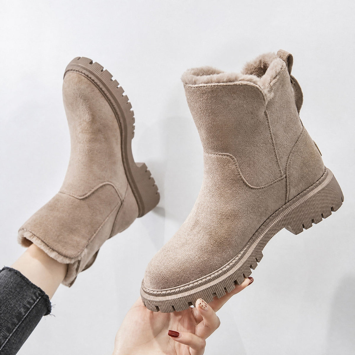 Chloe - Women's Cosy Winter Ankle Boots with Chunky Sole and Zip Closure — photo 4