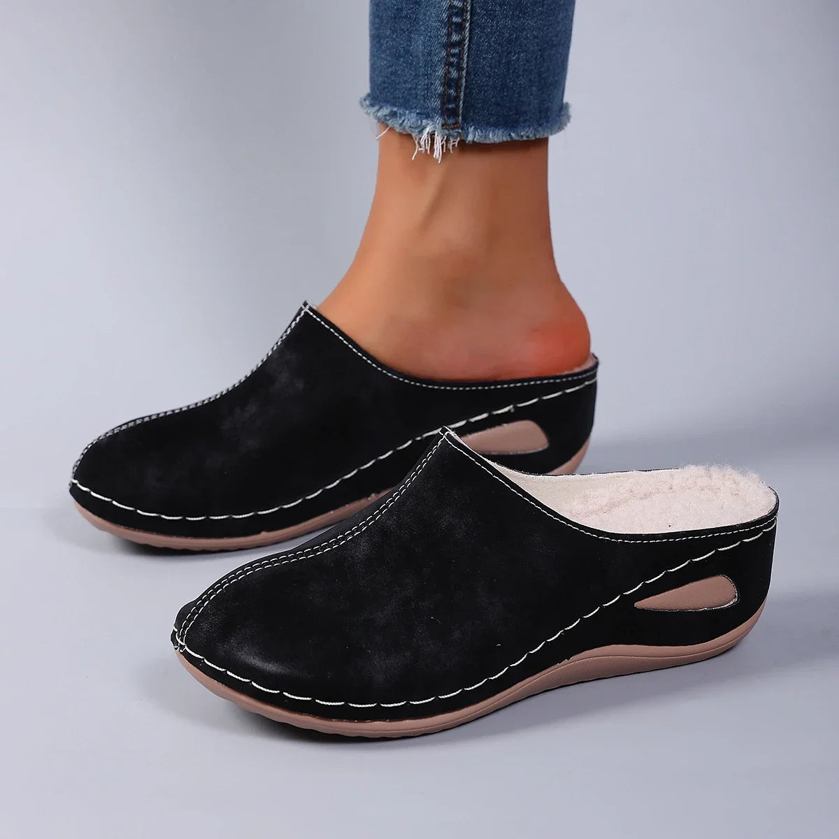 Women's Comfort Winter Shoes – Warm Plush Interior with Non-Slip Supportive Sole