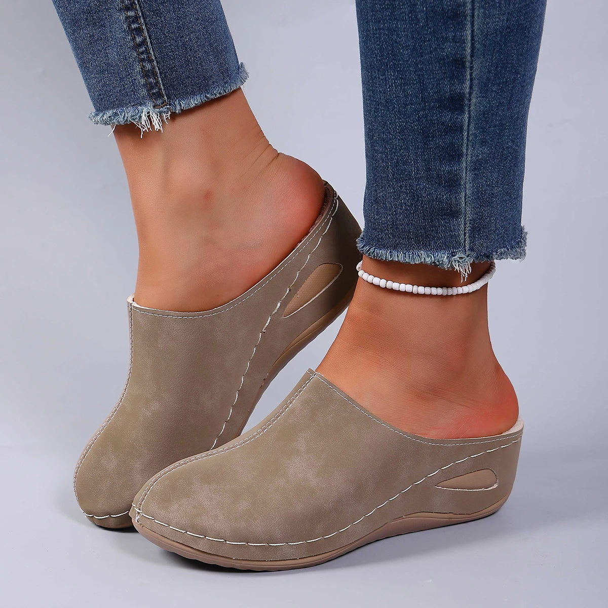 Women's Comfort Winter Shoes – Warm Plush Interior with Non-Slip Supportive Sole