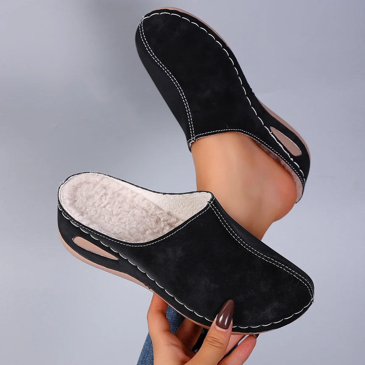 Women's Comfort Winter Shoes – Warm Plush Interior with Non-Slip Supportive Sole