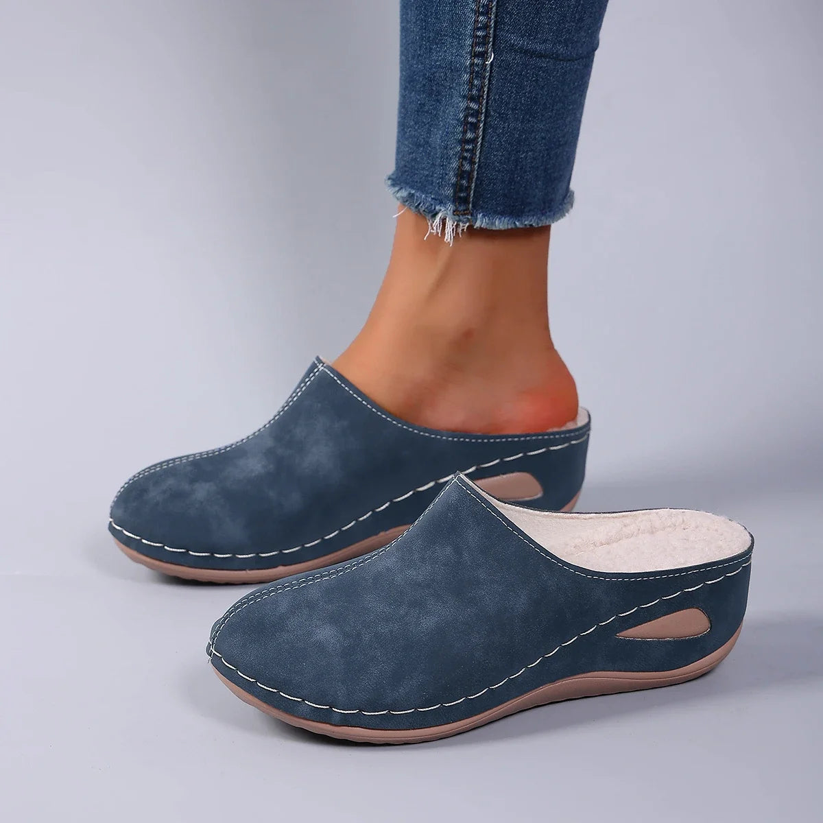 Women's Comfort Winter Shoes – Warm Plush Interior with Non-Slip Supportive Sole