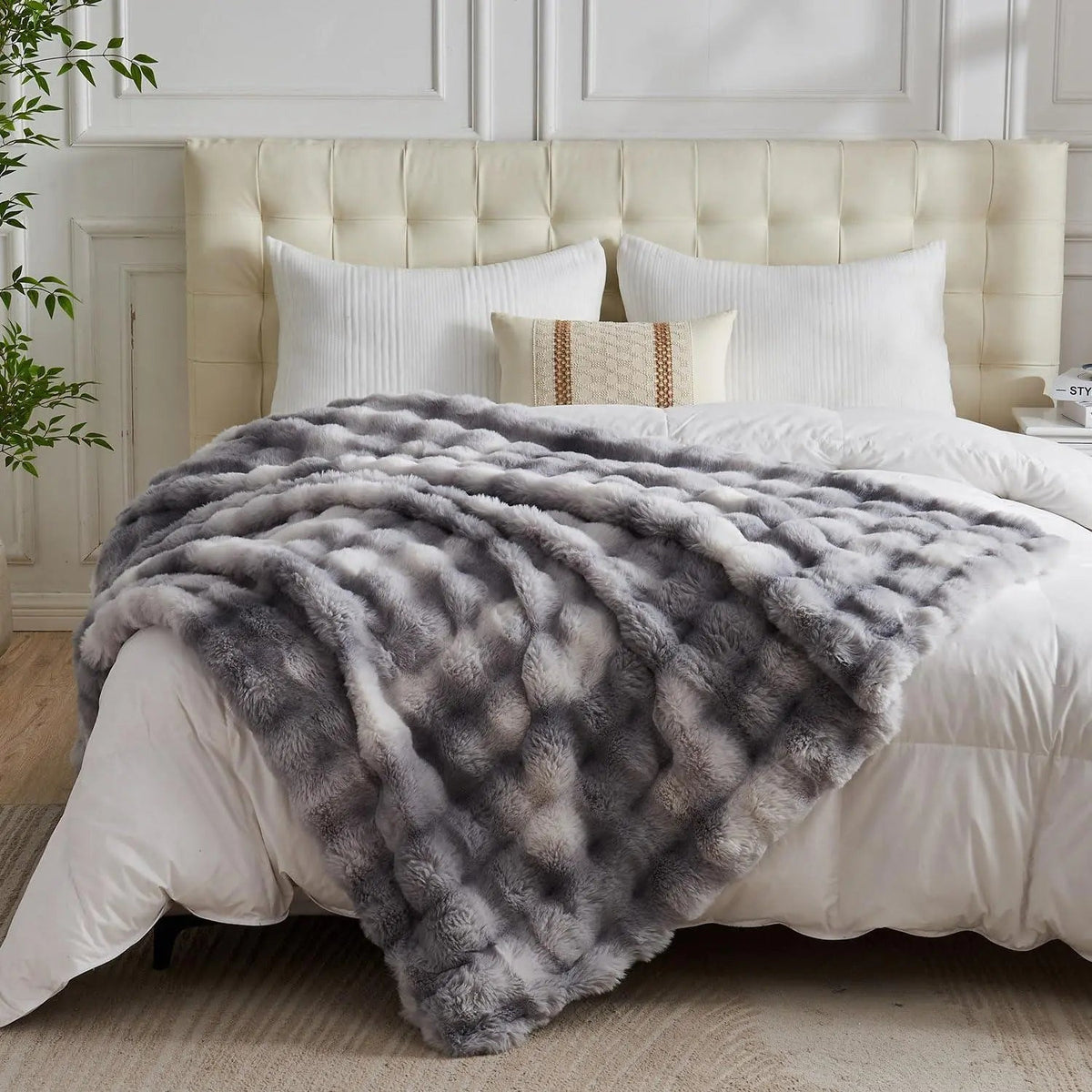 Slumblr® Cozy Faux Rabbit Fleece Throw Blanket — photo 9