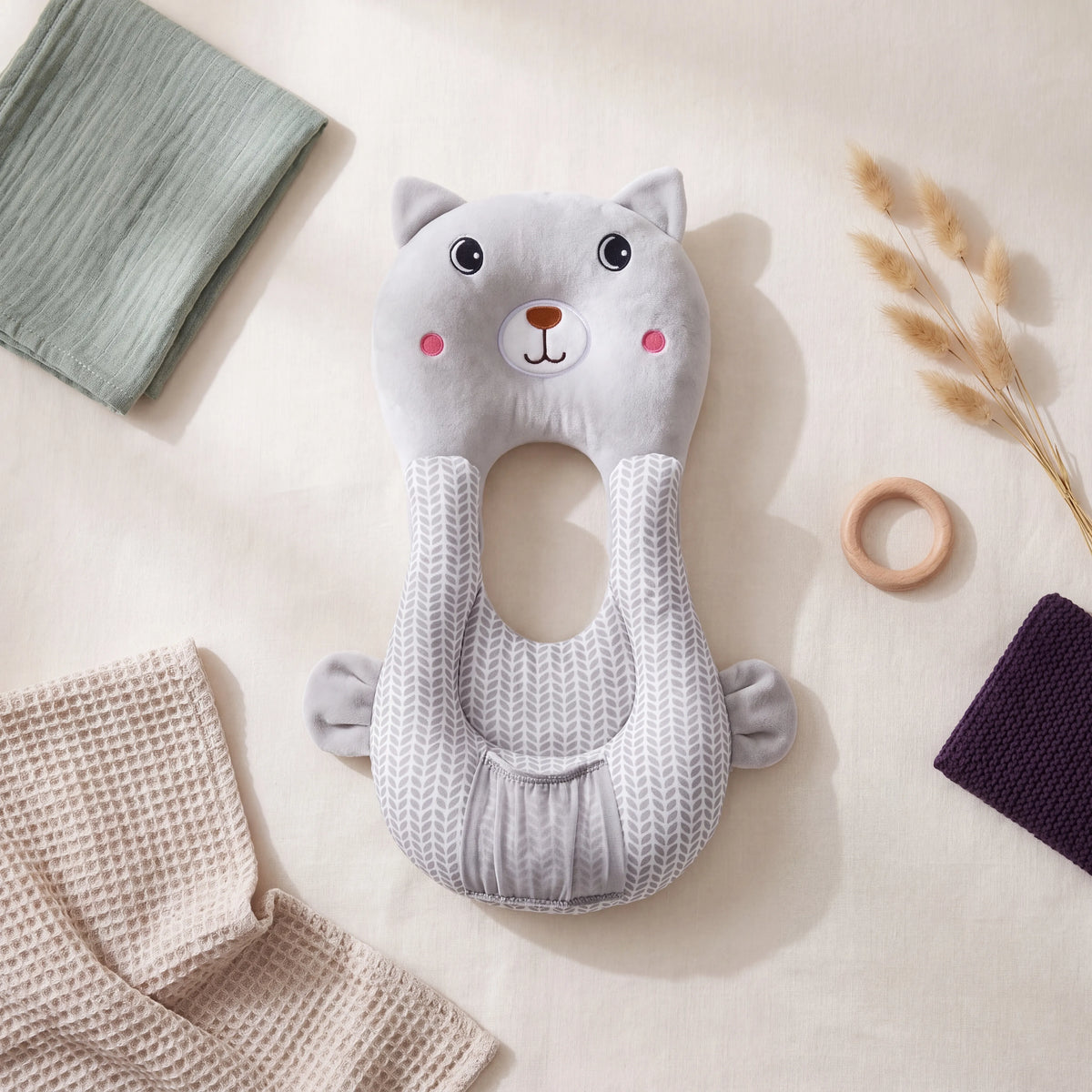 U-Shaped Baby Feeding Support Pillow — photo 11
