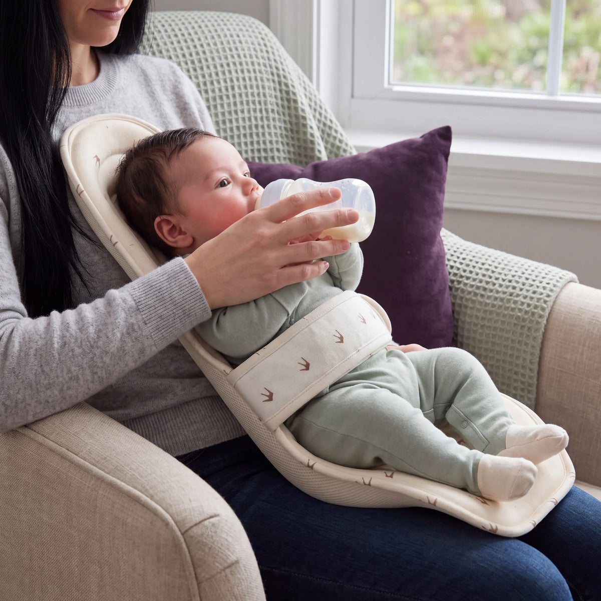 Nursing Arm Feeding Carrier — photo 5