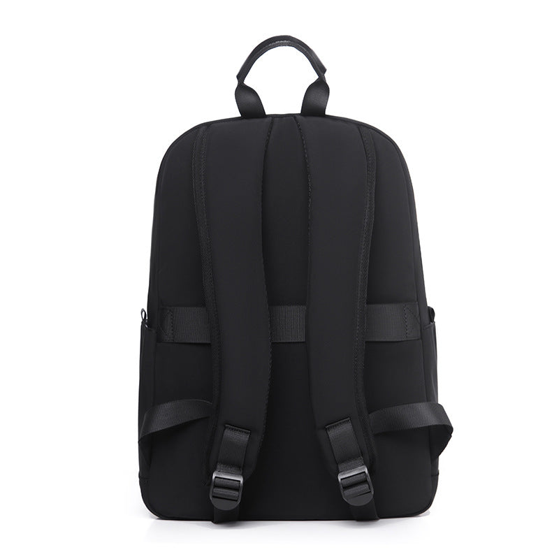 Sleek Minimalist Backpack Stornfield — photo 4