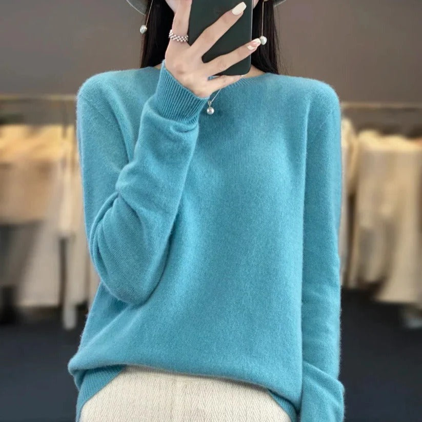 Women's Crewneck Cashmere Jumper - Pullover Style — photo 2