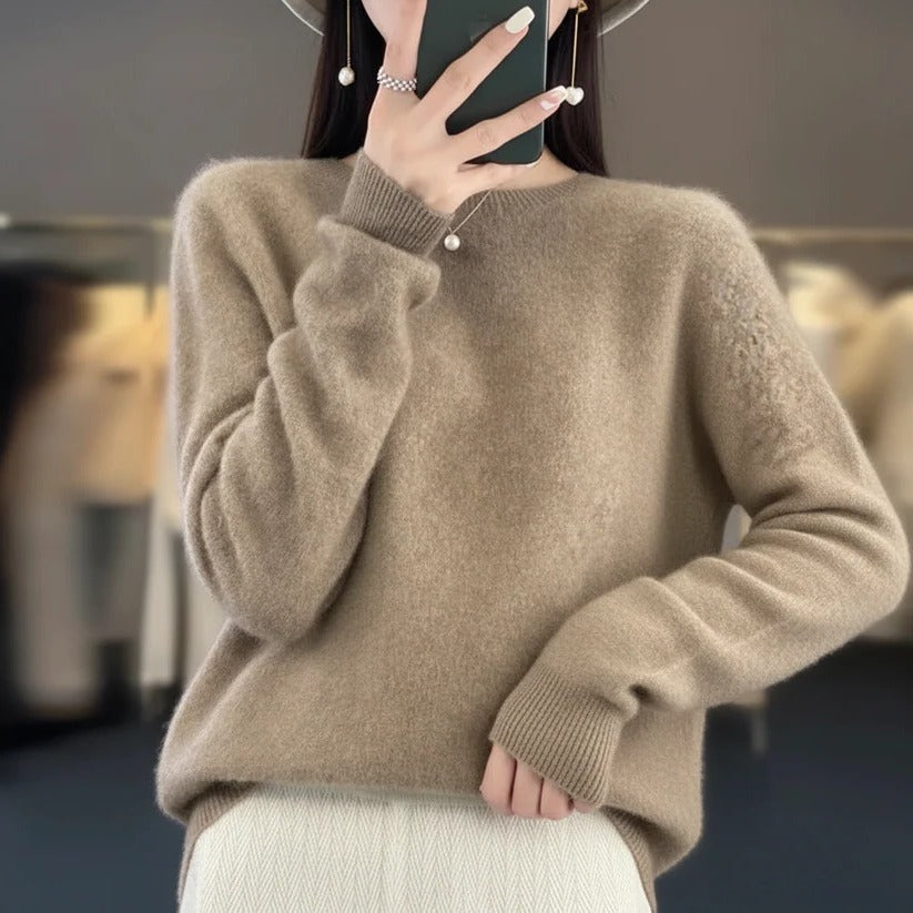 Women's Crewneck Cashmere Jumper - Pullover Style — photo 4