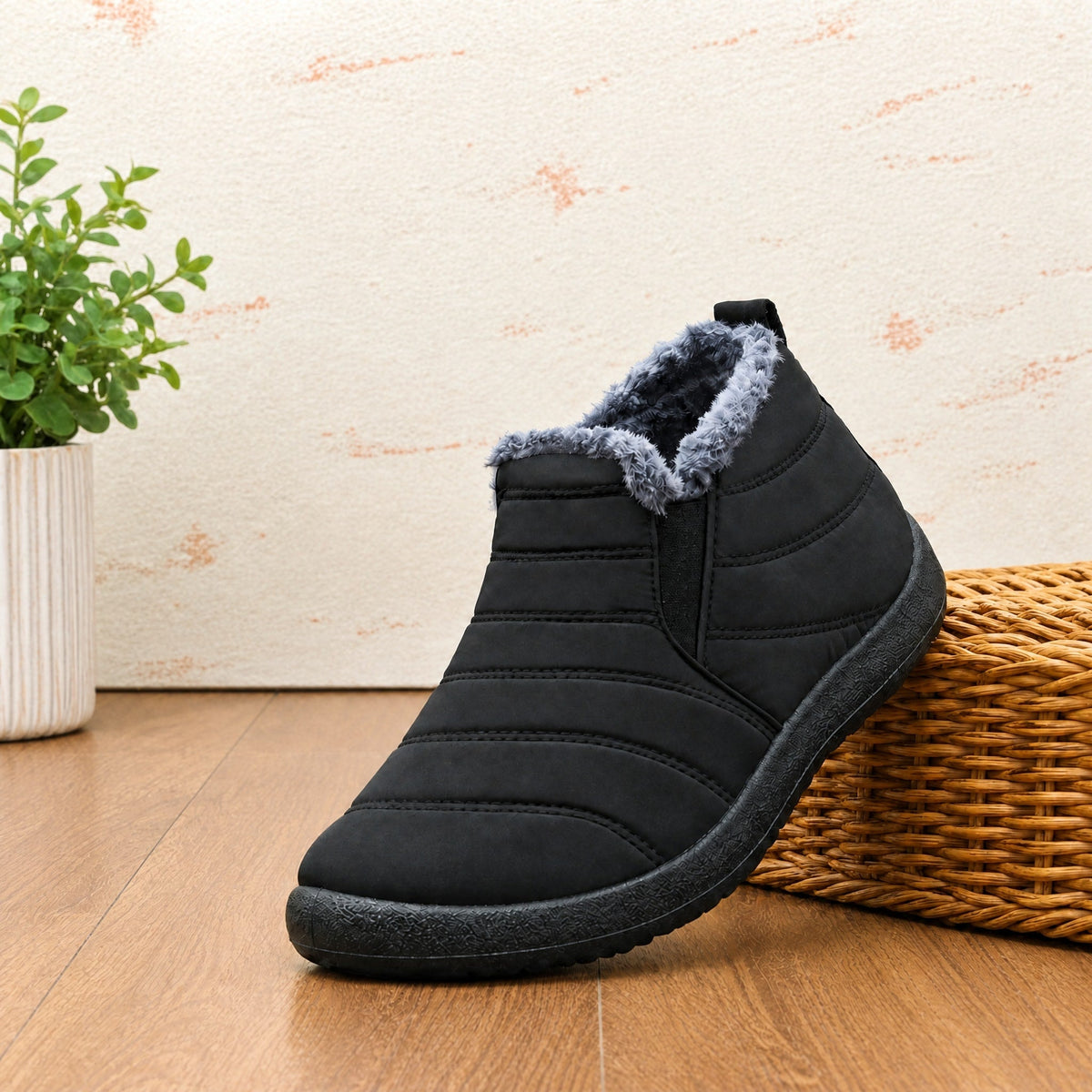 James - Men's Warm Lined Slip-On Ankle Boots for Winter — photo 1