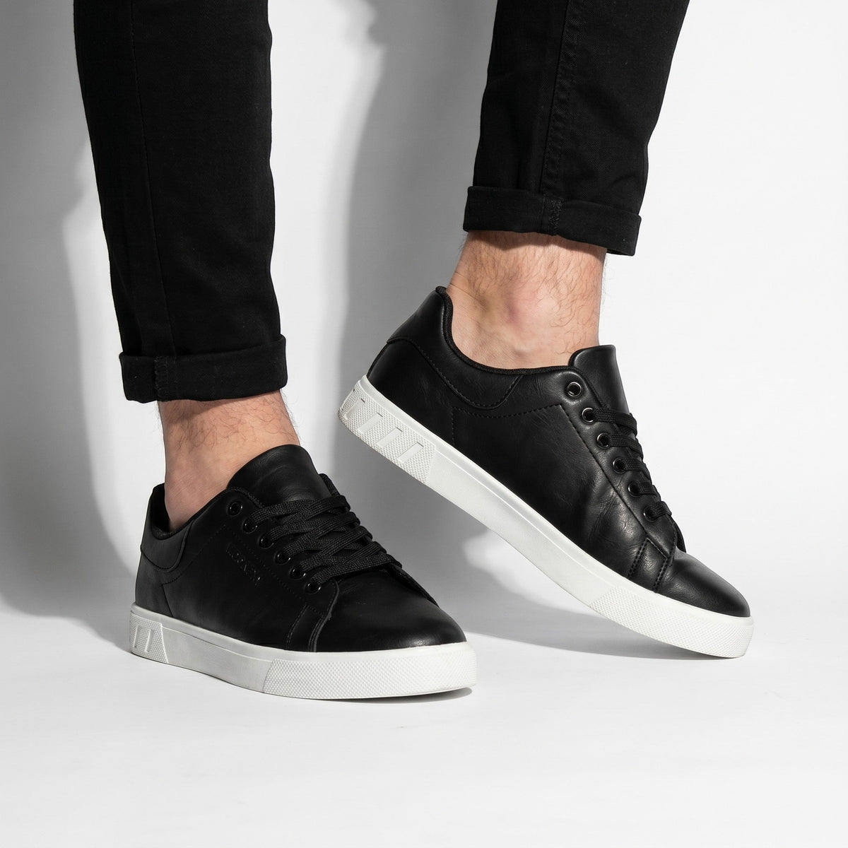 Jonas – Minimalist Casual Low-Top Trainers — photo 2