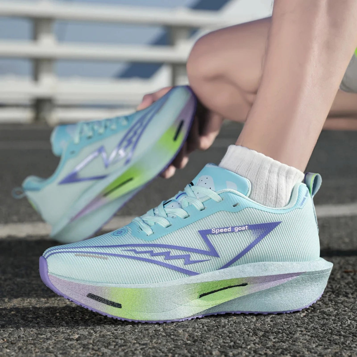 Carbon Plate Running Shoes Non-Slip Shock-Absorbing Fitness Sneakers for Men & Women — photo 2