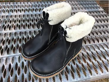 Waterproof Wool Lined Leather Winter Boots Lace Up Vintage Style Boots with Crepe Rubber Sole — photo 13