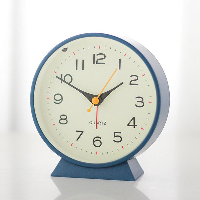 Retro Analog Alarm Clock with Backlight Silent Battery Operated Non-Ticking Quartz — photo 2