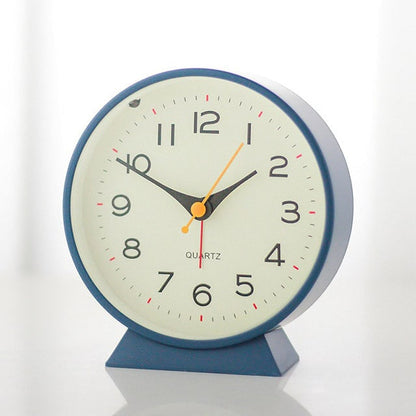Retro Analog Alarm Clock with Backlight Silent Battery Operated Non-Ticking Quartz — photo 2