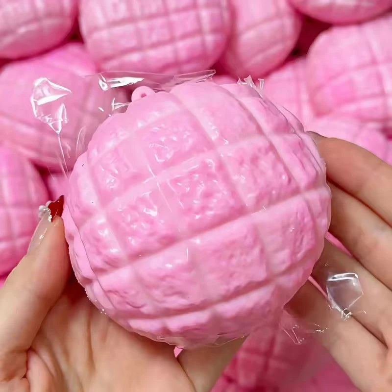Crunchy Pineapple Bun Squishy — photo 4